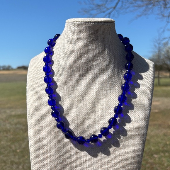 Vintage Cobalt Blue Beaded Necklace - Picture 3 of 6